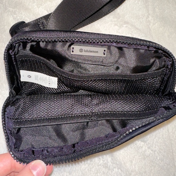 Lululemon NWT Everywhere Belt Bag Pride 1L - Picture 10 of 10